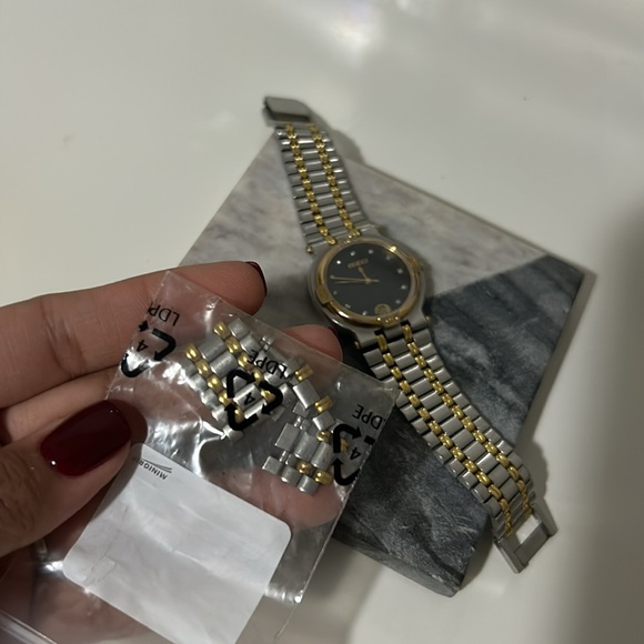 GUCCI VINTAGE 9000 WATCH - Picture 5 of 6